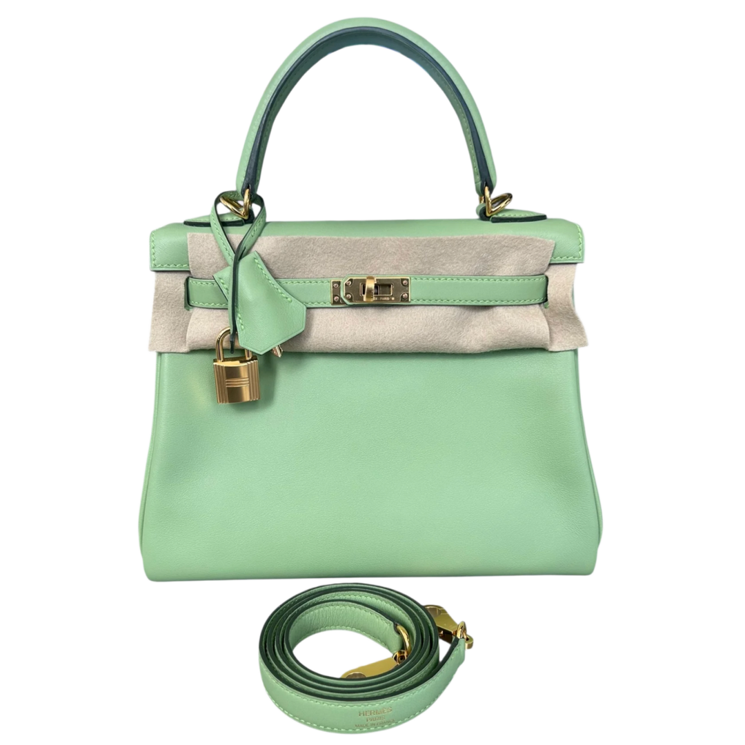 Hermès 'Vert Criquet' Gold Hardware Swift Kelly 25 Bag